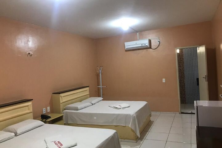 Room 8 of 18
