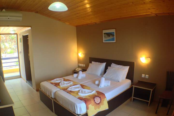 Room 13 of 50