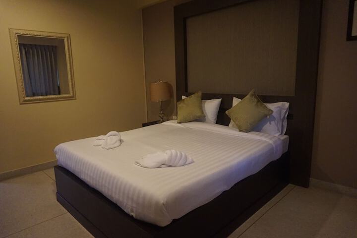 Room 12 of 50