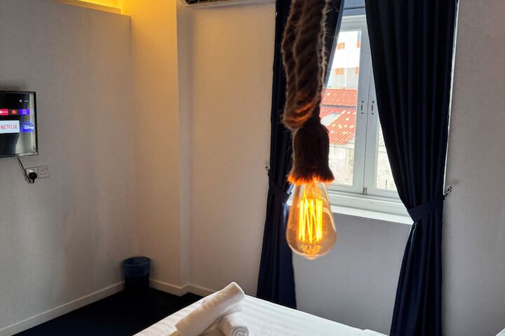 Room 30 of 122