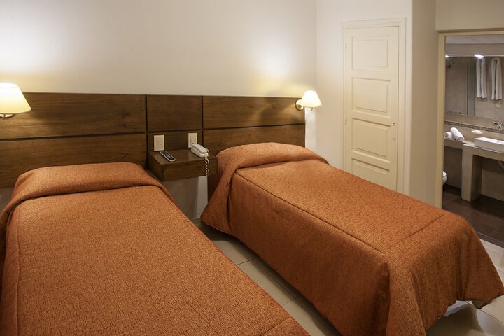 Room 18 of 44