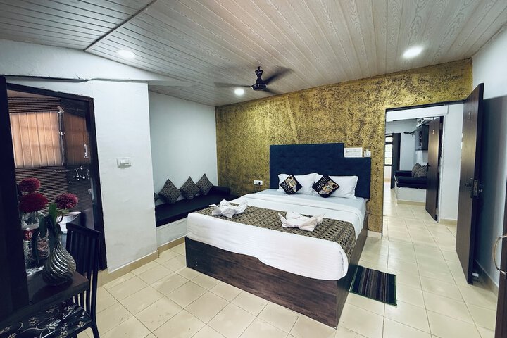 Room 8 of 43