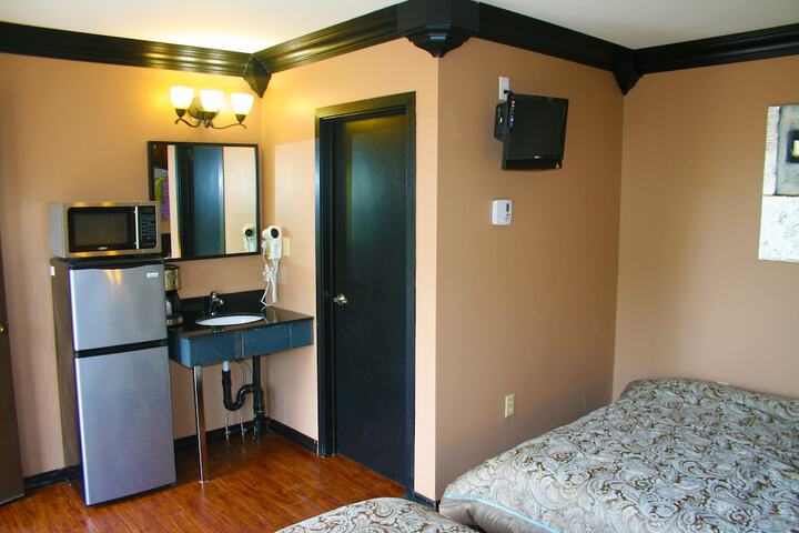 Room 12 of 80