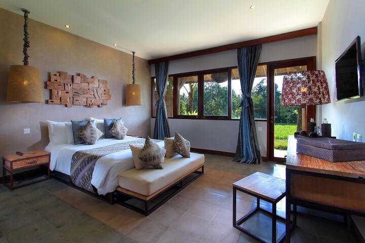 Room 15 of 53