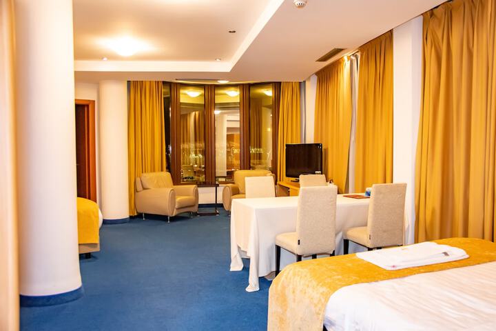 Room 16 of 71