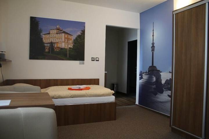 Room 7 of 35