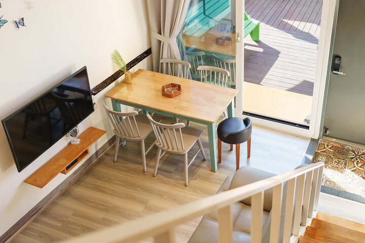 Room 2 of 61