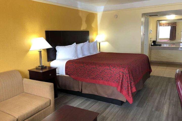 1 King Bed (7 of 12)