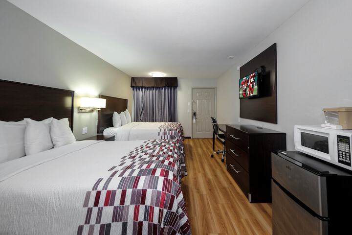 Double Deluxe King Bed (4 of 4)