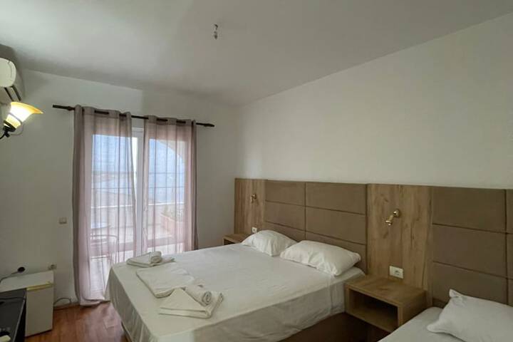 Room 4 of 13