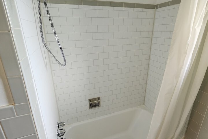 Room 12 of 28