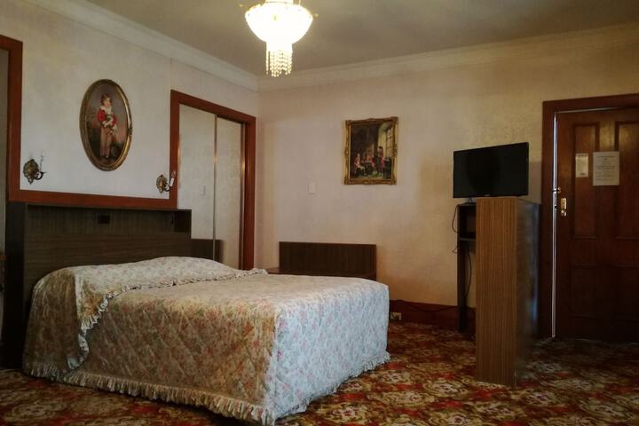 Room 27 of 70