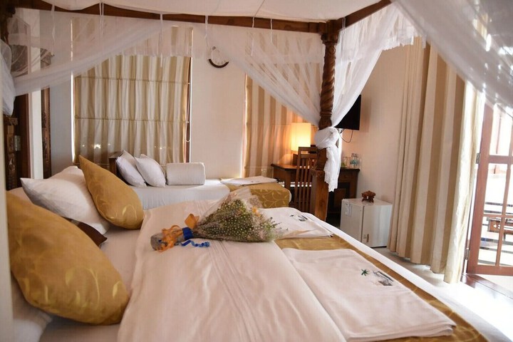 Hotel Interior 118 of 175