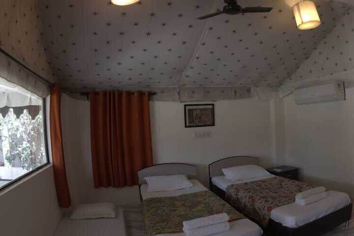 Room 9 of 66