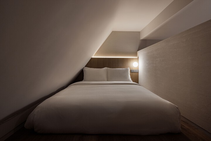 Room 16 of 55