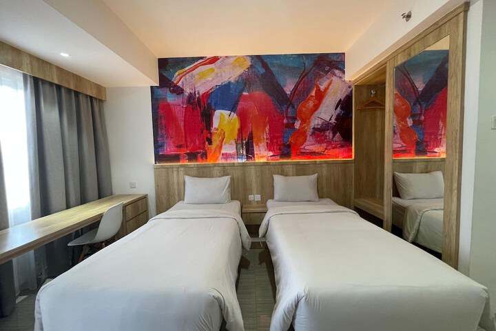 Room 2 of 12