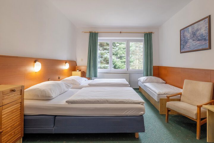 Room 13 of 48