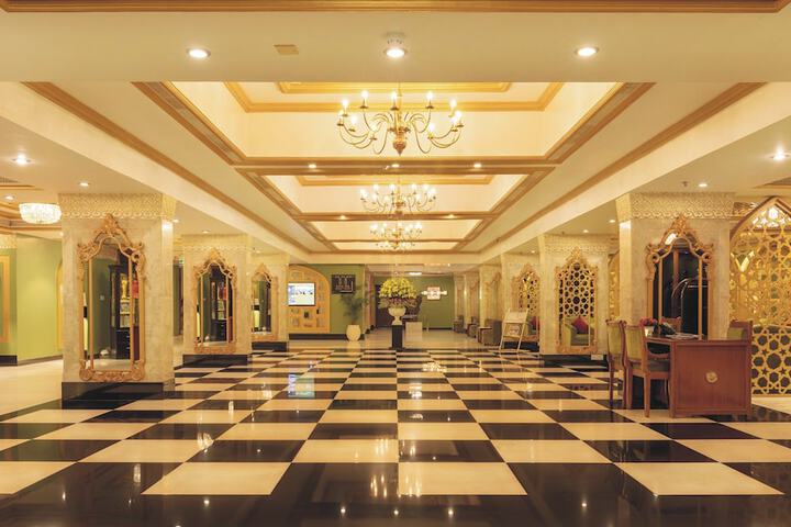 Hotel Lobby