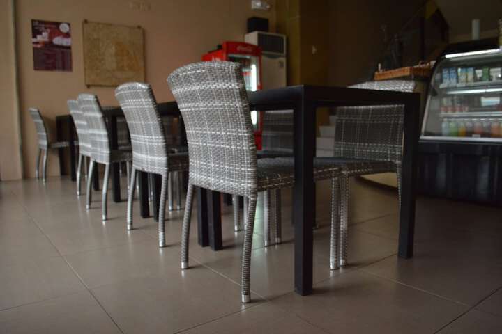 Dining 35 of 58