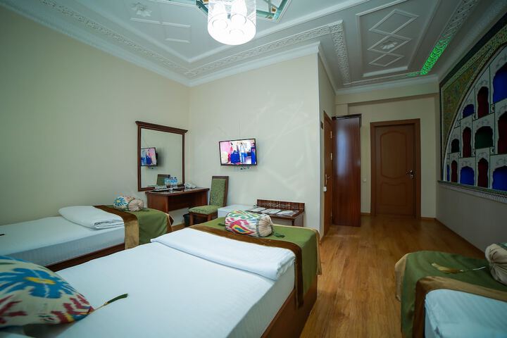 Room 13 of 34