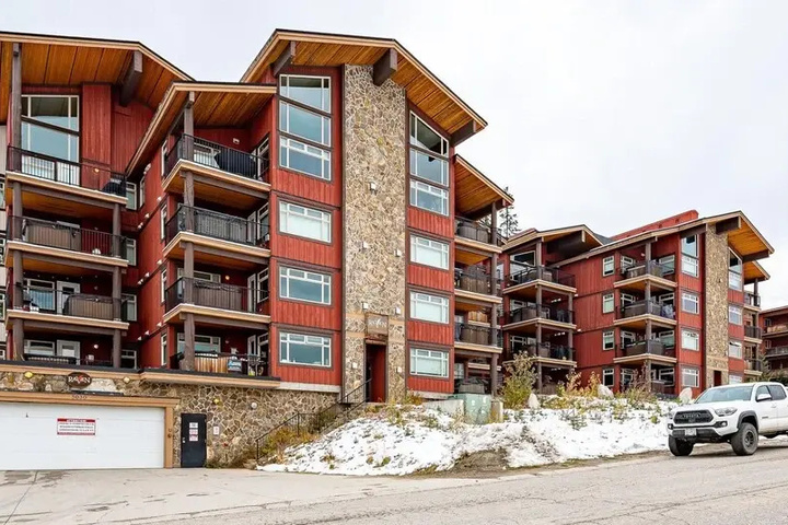 Talons Reach - Luxury 3 Bdrm W / hot Tub & Mtn View