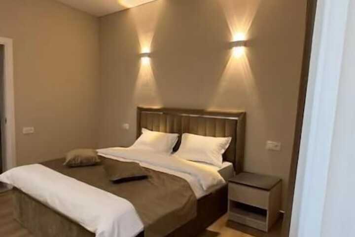 Room 5 of 43