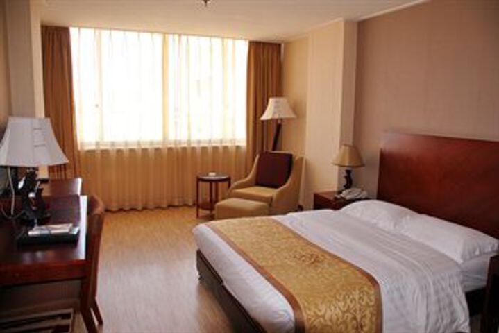 Room 9 of 26