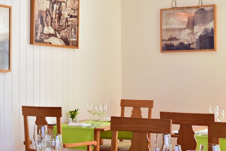 Dining 172 of 411