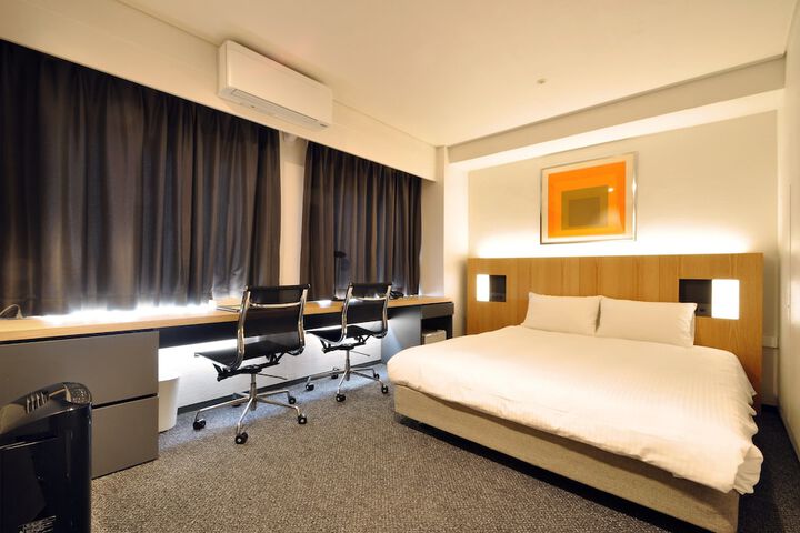 Room 10 of 48