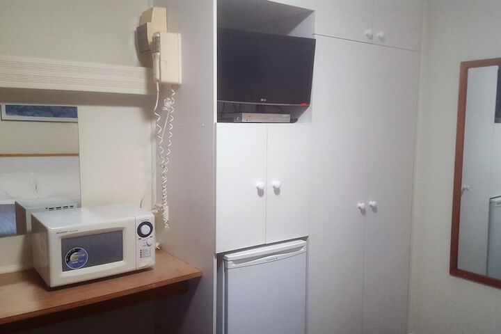 Room 9 of 40