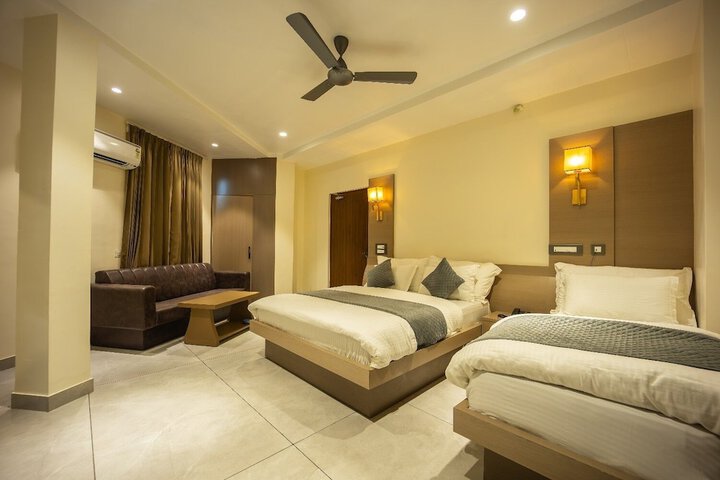 Room 8 of 36