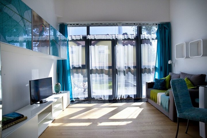 Room 102 of 272