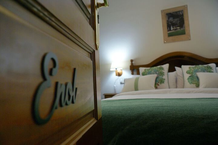 Room 7 of 27