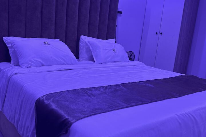 Room 4 of 11