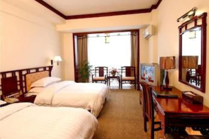 Room 33 of 63