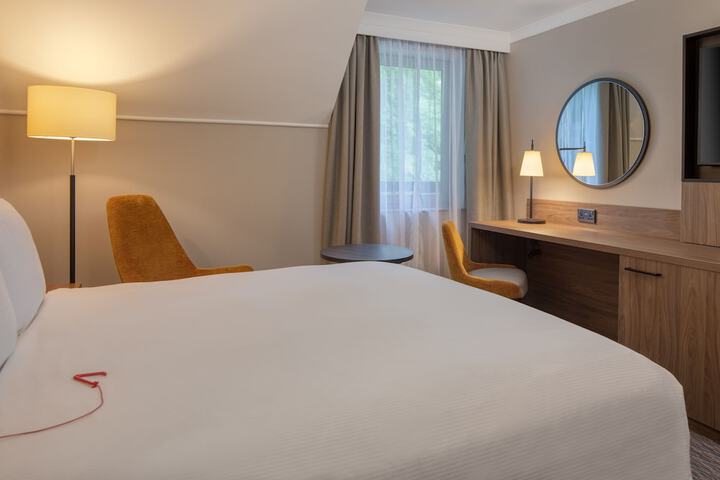 Room 2 of 52
