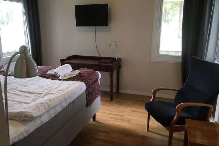 Room 8 of 35