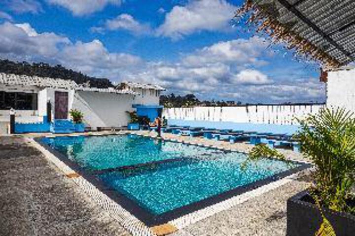 Pools & Facilities