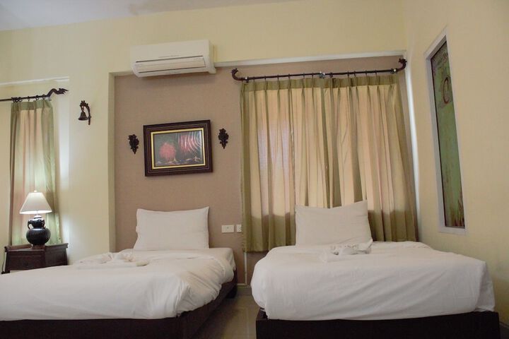 Room 28 of 60