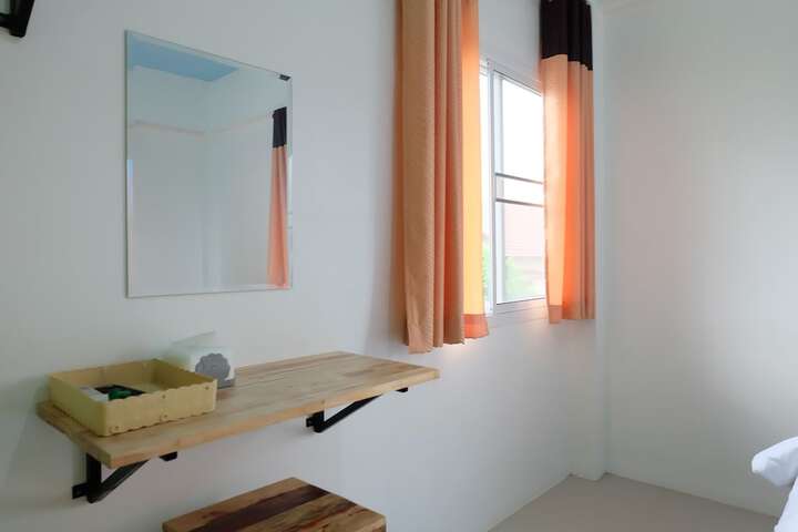 Room 14 of 32