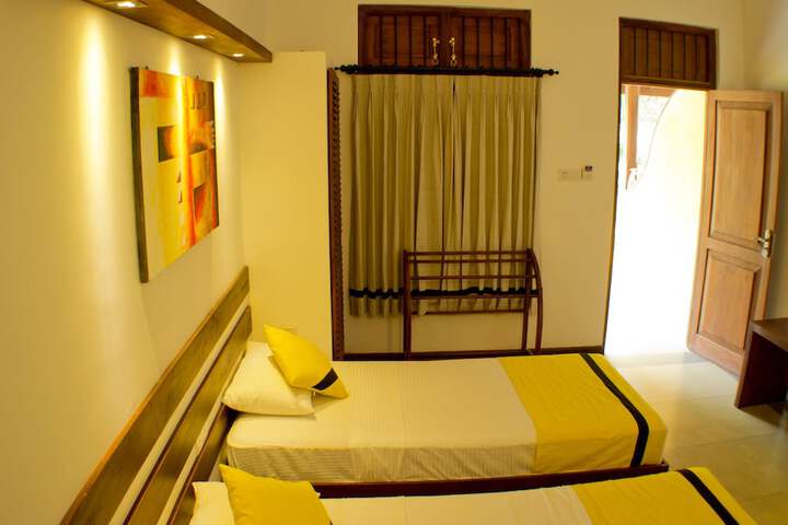 Room 2 of 65