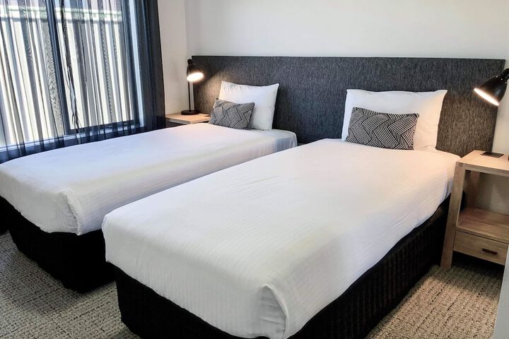 Room 3 of 34