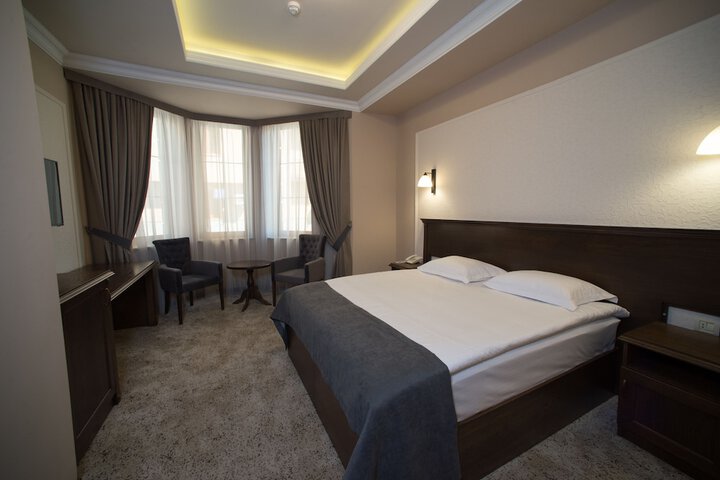 Room 12 of 47
