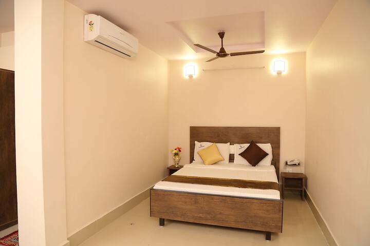 Room 3 of 24