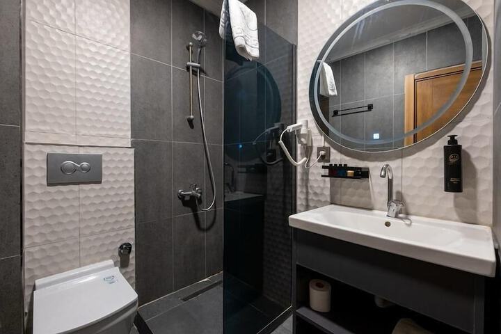 Room 14 of 24