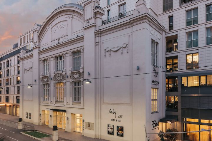 Hotel 64 of 75