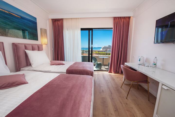 Room 21 of 53