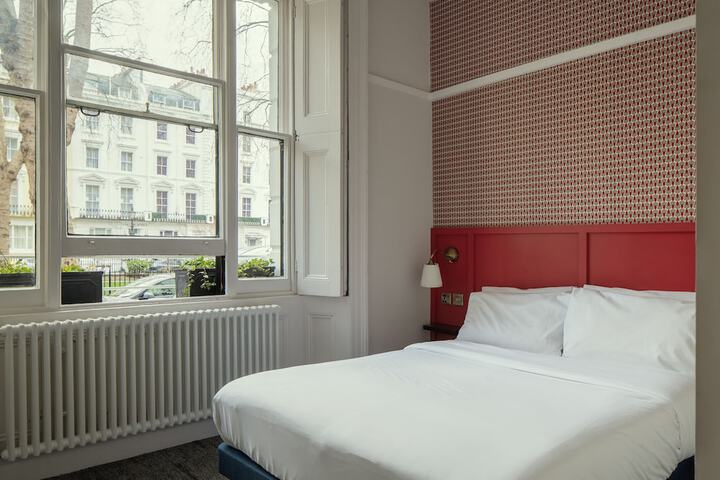 Room 42 of 78