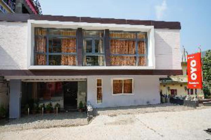 OYO 8588 Rainbow Inn