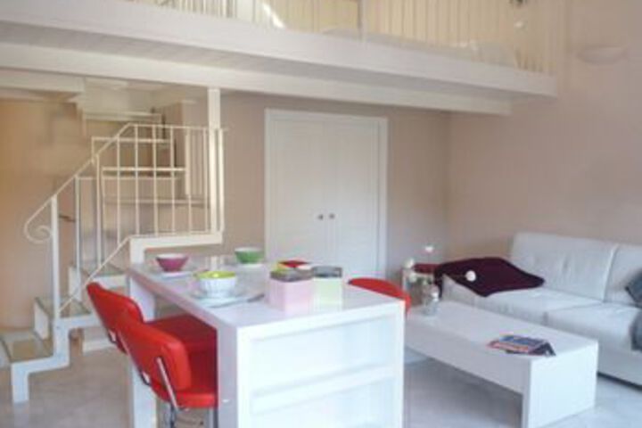 Ashley & Parker Le Duplex